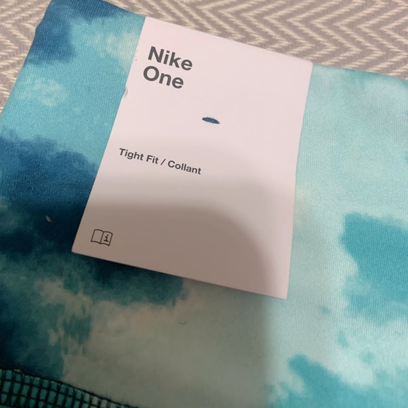 NWT Nike One Dri-fit Women’s leggings. Gorgeous tie dye print. Size XXL. - Picture 8 of 10